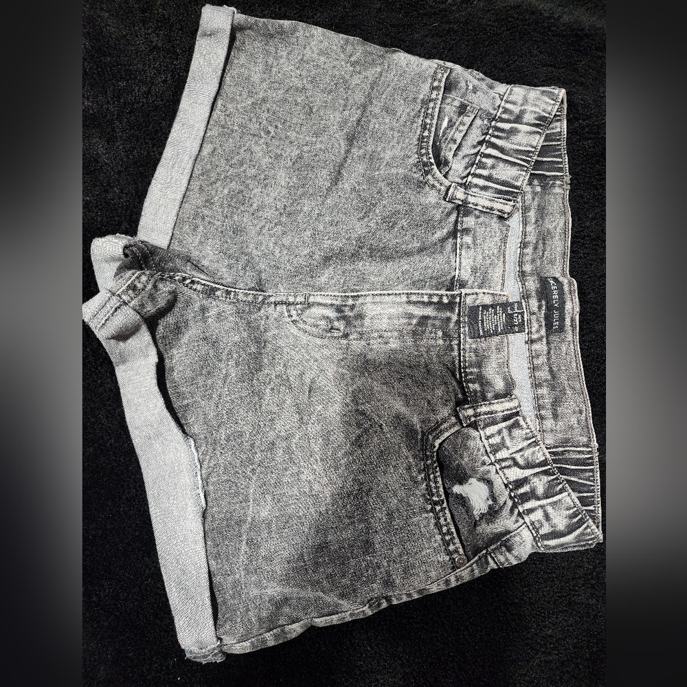 Cute shorts stretch grey distressed